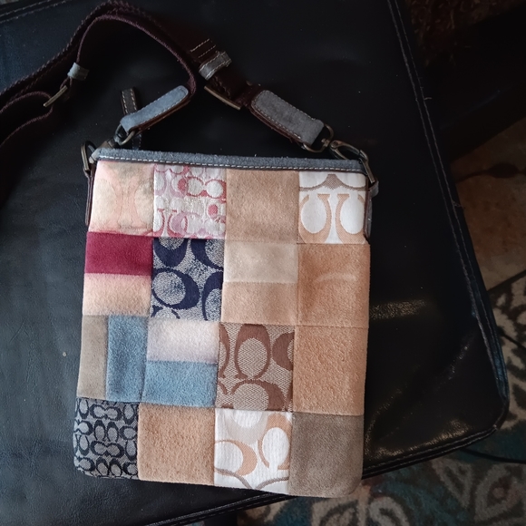 WOMEN'S PURSES, CLOTHES,Other MISC ITEMS - Picture 6 of 6